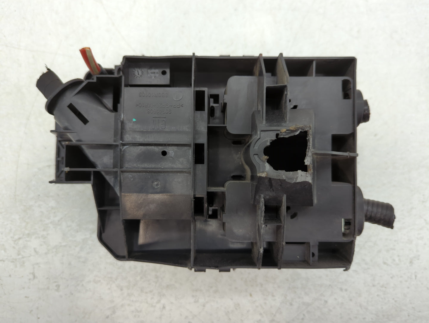 2018-2020 Buick Encore Fusebox Fuse Box Panel Relay Module P/N:42588098 Fits Fits 2018 2019 2020 OEM Used Auto Parts - Oemus