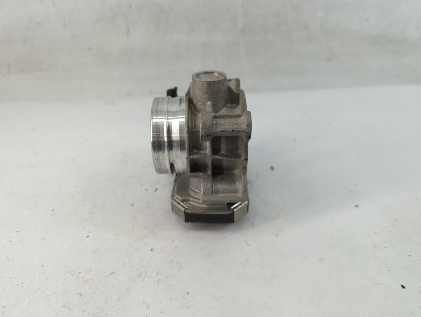 2016-2021 Buick Encore Throttle Body P/N:12671379AA Fits Fits 2016 2017 2018 2019 2020 2021 2022 OEM Used Auto Parts - Oemus