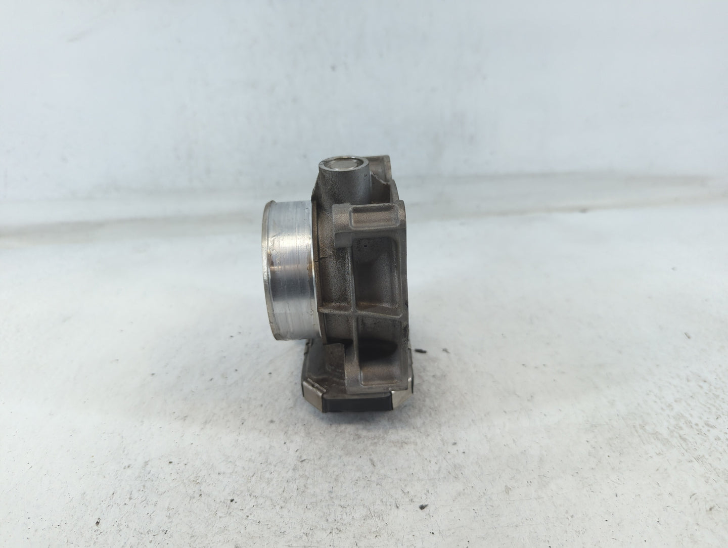 2017-2020 Buick Envision Throttle Body P/N:12670839AA Fits Fits 2013 2014 2015 2017 2018 2019 2020 OEM Used Auto Parts - Oem