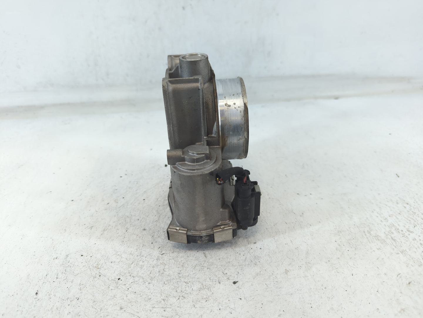 2017-2020 Buick Envision Throttle Body P/N:12670839AA Fits Fits 2013 2014 2015 2017 2018 2019 2020 OEM Used Auto Parts - Oem