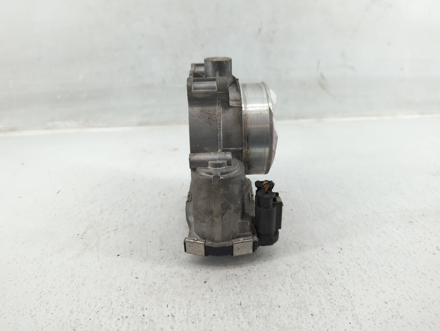 2017-2019 Buick Lacrosse Throttle Body P/N:12671015 Fits Fits 2017 2018 2019 OEM Used Auto Parts - Oemusedautoparts1.com