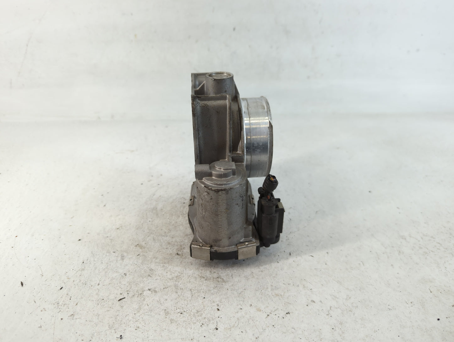 2018-2019 Buick Lacrosse Throttle Body P/N:12627217DA Fits Fits 2016 2017 2018 2019 2020 2021 2022 OEM Used Auto Parts - Oem