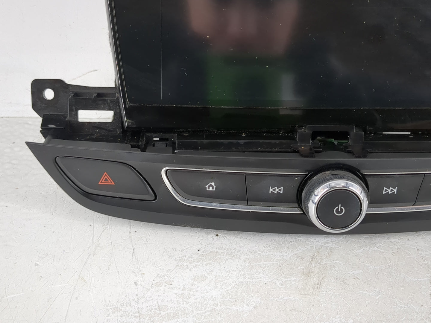2018 Buick Regal Radio AM FM Cd Player Receiver Replacement P/N:39131949 42679963 Fits OEM Used Auto Parts - Oemusedautopart