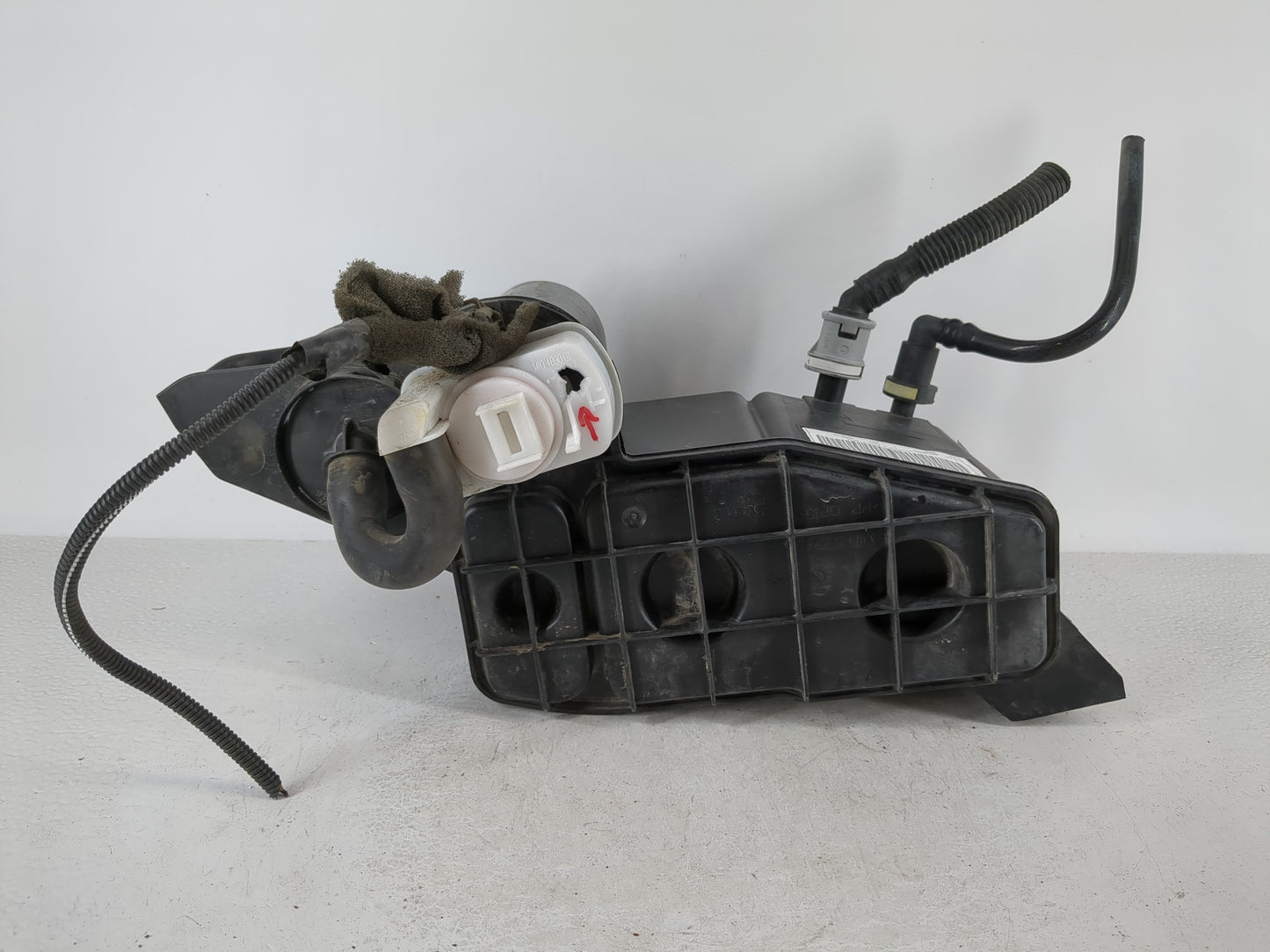 2018 Buick Rendezvous Fuel Vapor Charcoal Canister - Oemusedautoparts1.com