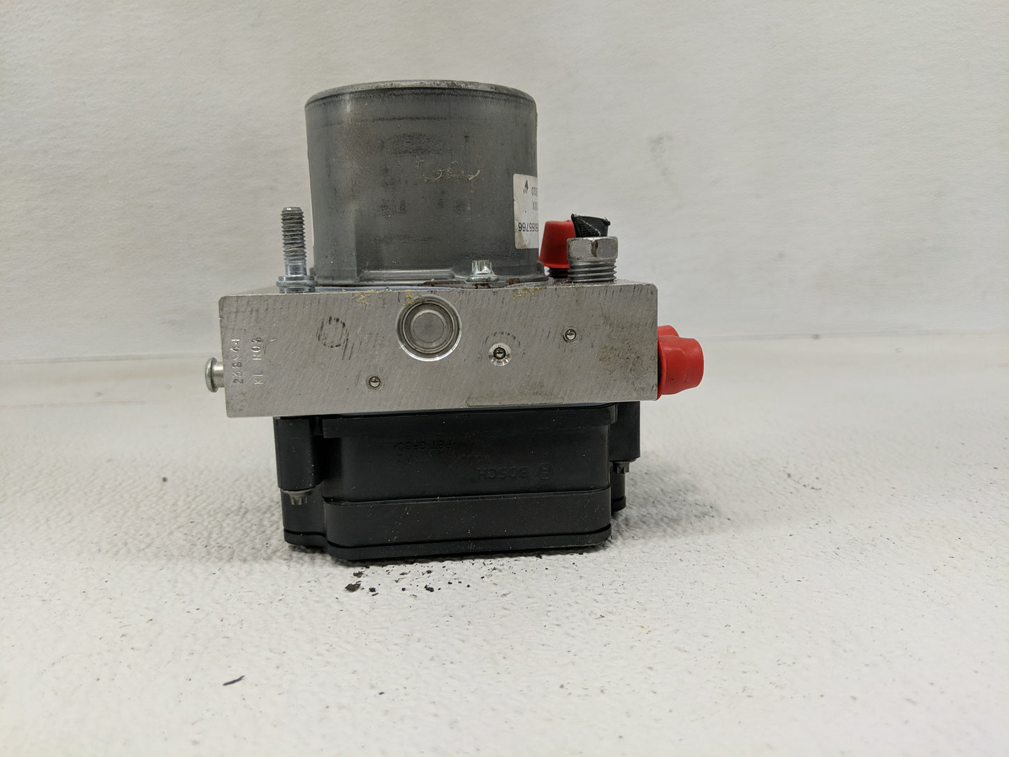 2016 Cadillac Ats ABS Pump Control Module Replacement P/N:84244635 Fits OEM Used Auto Parts - Oemusedautoparts1.com