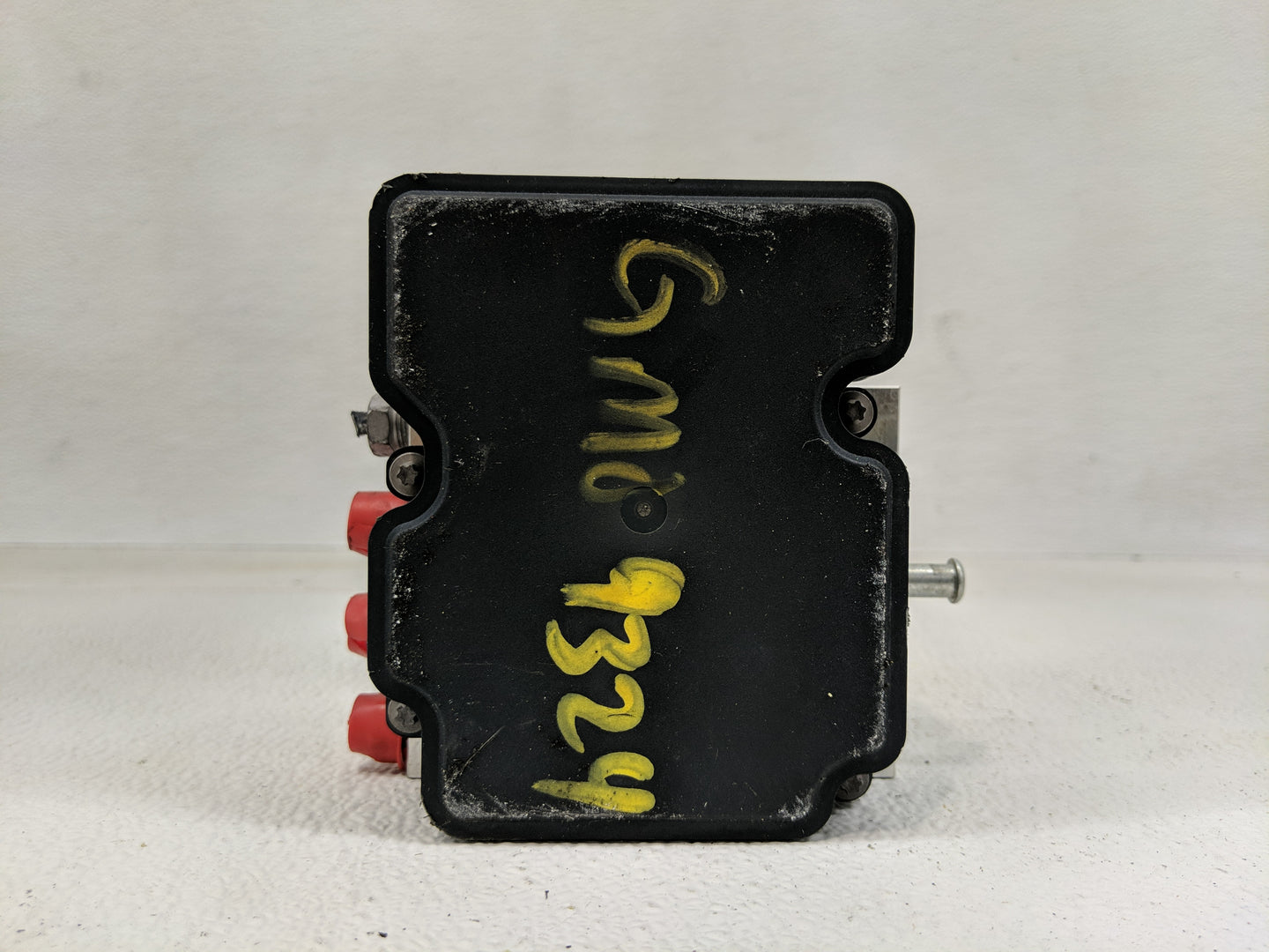2016 Cadillac Ats ABS Pump Control Module Replacement P/N:84244635 Fits OEM Used Auto Parts - Oemusedautoparts1.com