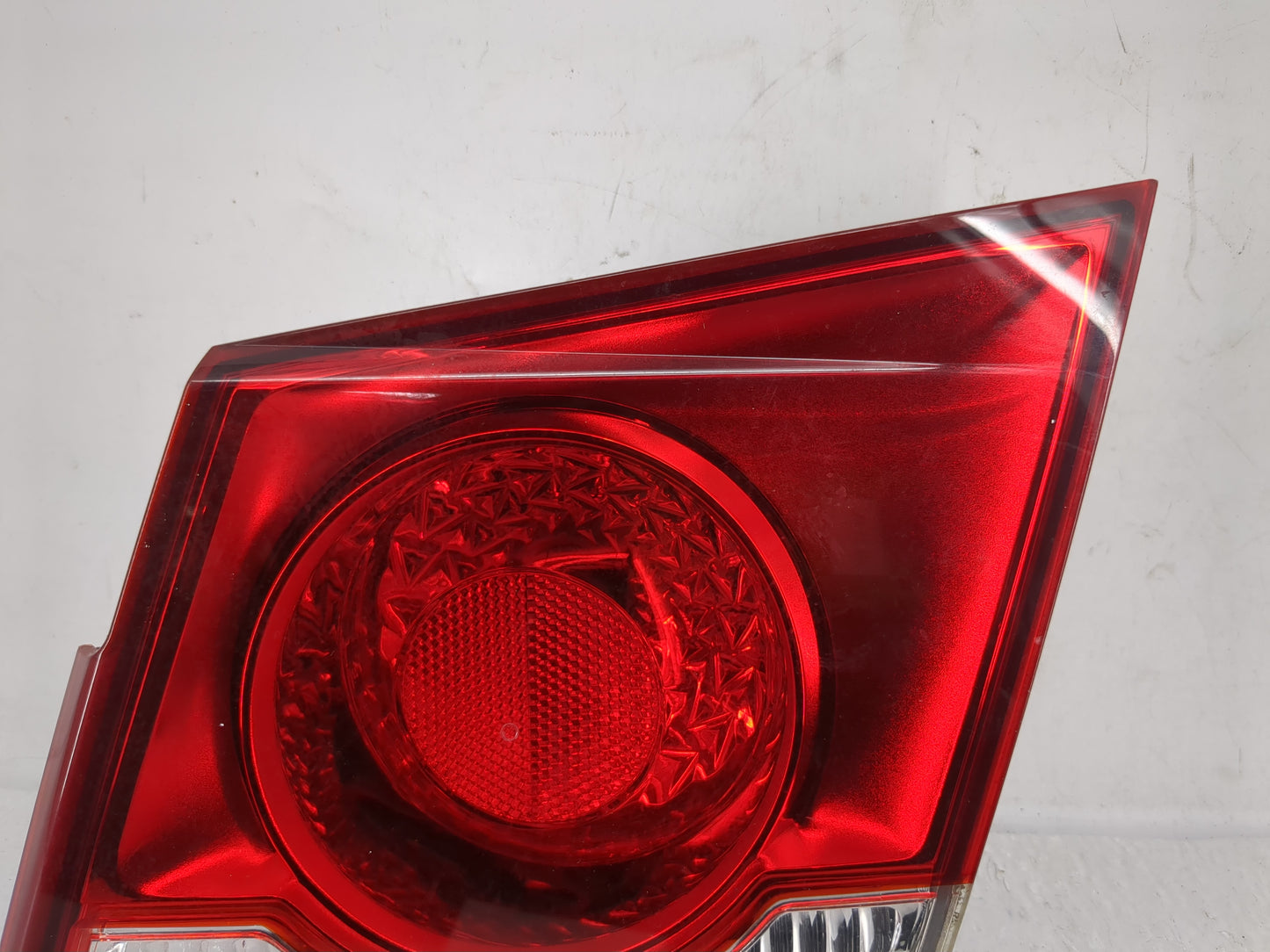 2015-2018 Cadillac Ats Tail Light Assembly Passenger Right OEM P/N:3057KLCP Fits Fits 2015 2016 2018 OEM Used Auto Parts - O