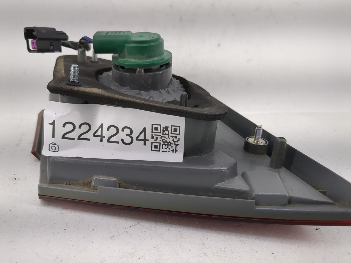2015-2018 Cadillac Ats Tail Light Assembly Passenger Right OEM P/N:3057KLCP Fits Fits 2015 2016 2018 OEM Used Auto Parts - O