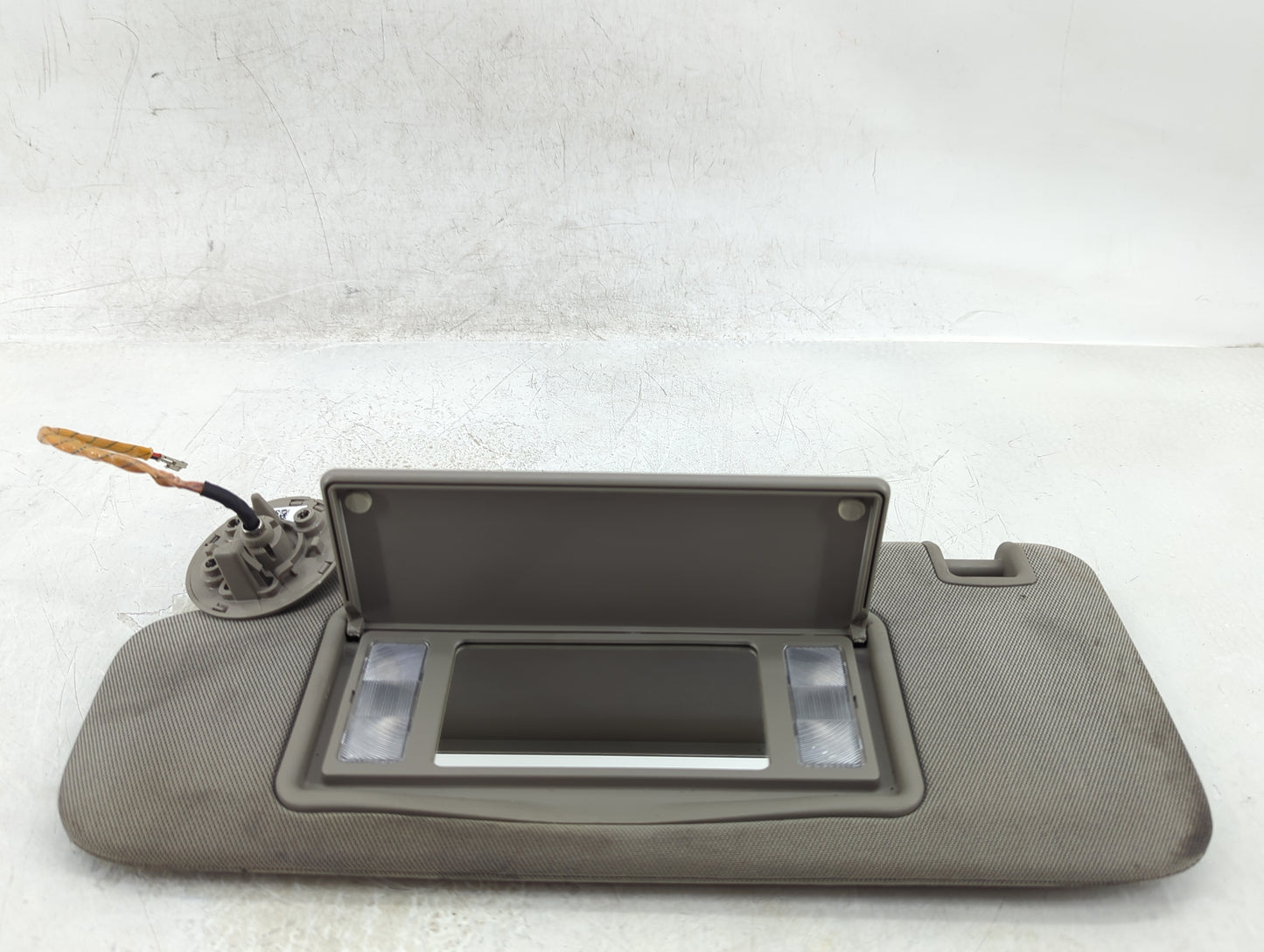 2018 Cadillac Ats Sun Visor Shade Replacement Driver Left Mirror Fits OEM Used Auto Parts - Oemusedautoparts1.com
