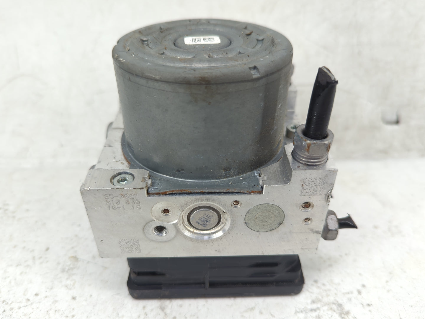 2017-2018 Cadillac Ats ABS Pump Control Module Replacement P/N:84100724 Fits Fits 2017 2018 OEM Used Auto Parts - Oemusedaut