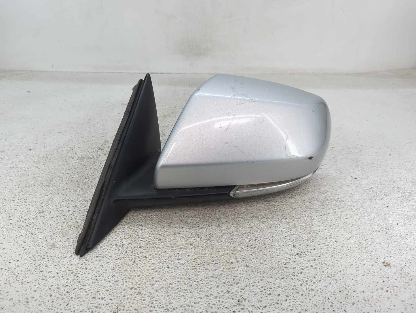 2016-2018 Cadillac Ats Driver Side View Mirror - Left Door Mirror OEM Used - Oemusedautoparts1.com