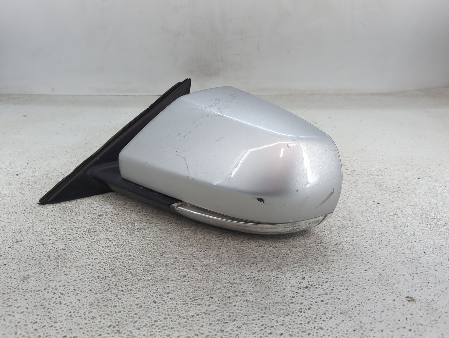 2016-2018 Cadillac Ats Driver Side View Mirror - Left Door Mirror OEM Used - Oemusedautoparts1.com