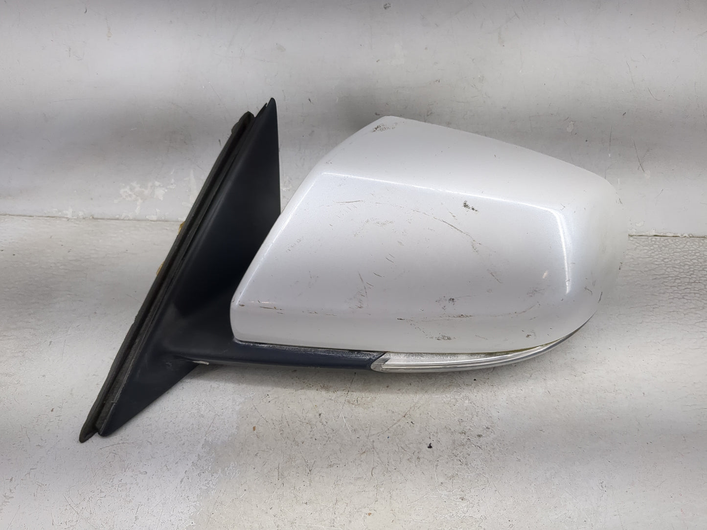 2018 Cadillac Ats Driver Side View Mirror - Left Door Mirror OEM Used - Oemusedautoparts1.com