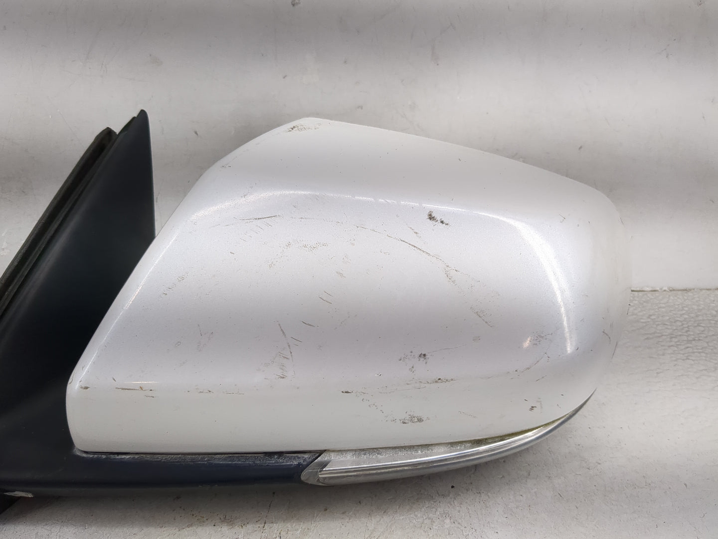 2018 Cadillac Ats Driver Side View Mirror - Left Door Mirror OEM Used - Oemusedautoparts1.com
