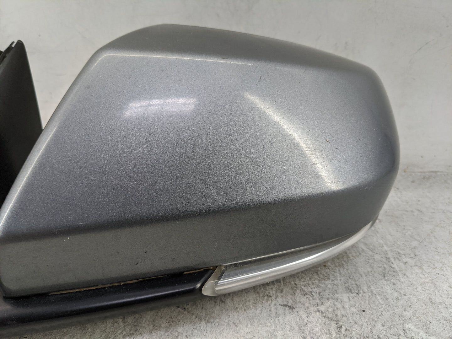 2016-2018 Cadillac Ats Driver Side View Mirror - Left Door Mirror OEM Used - Oemusedautoparts1.com