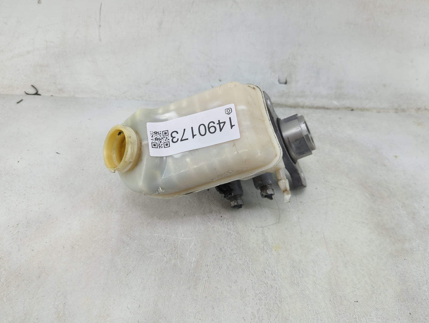 2015-2018 Cadillac Ats Brake Master Cylinder - Oemusedautoparts1.com