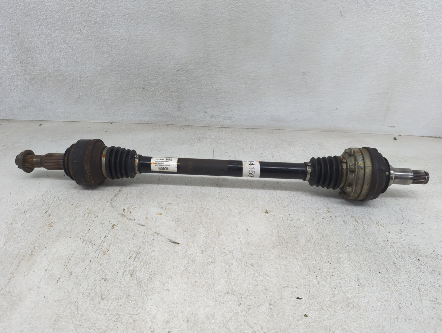 2016-2018 Cadillac Ct6 Axle Shaft Rear Driver Cv C/v - Oemusedautoparts1.com