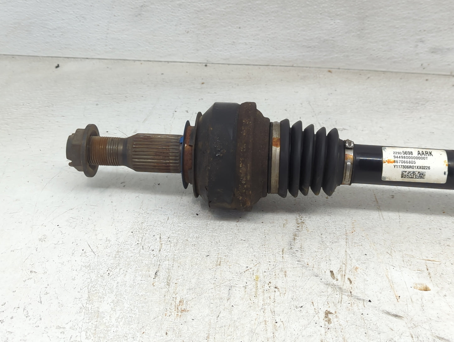 2016-2018 Cadillac Ct6 Axle Shaft Rear Driver Cv C/v - Oemusedautoparts1.com