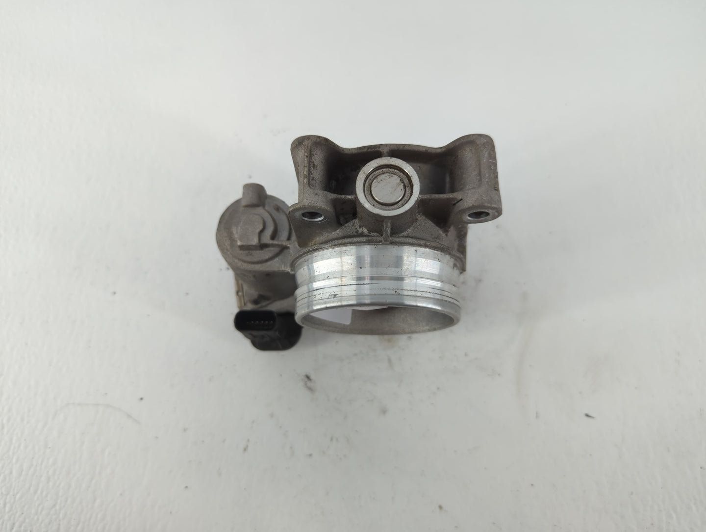 2016-2018 Cadillac Ct6 Throttle Body P/N:12670837AA Fits Fits 2013 2014 2015 2016 2017 2018 2019 2020 2021 OEM Used Auto Par