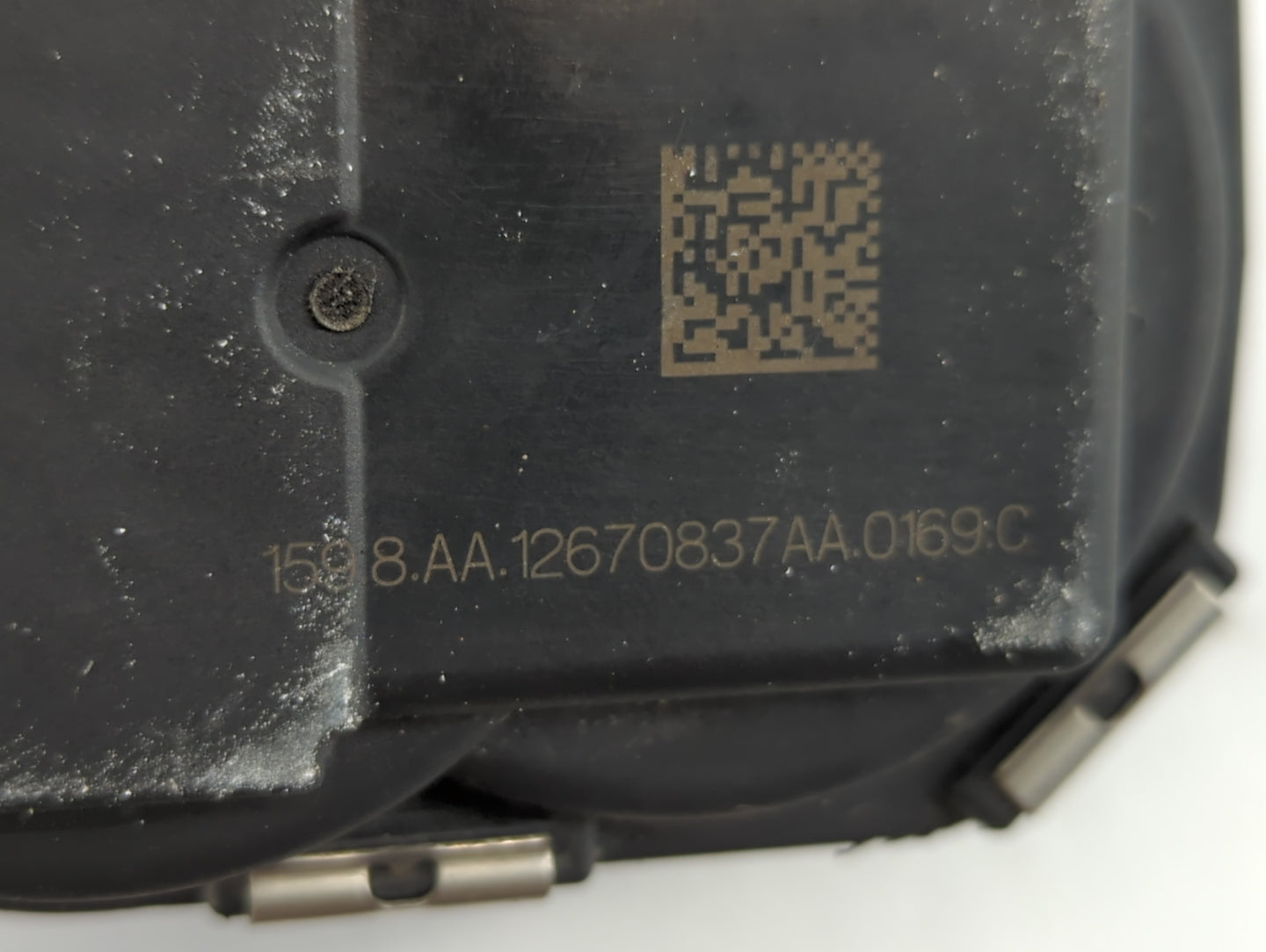 2016-2018 Cadillac Ct6 Throttle Body P/N:12670837AA Fits Fits 2013 2014 2015 2016 2017 2018 2019 2020 2021 OEM Used Auto Par