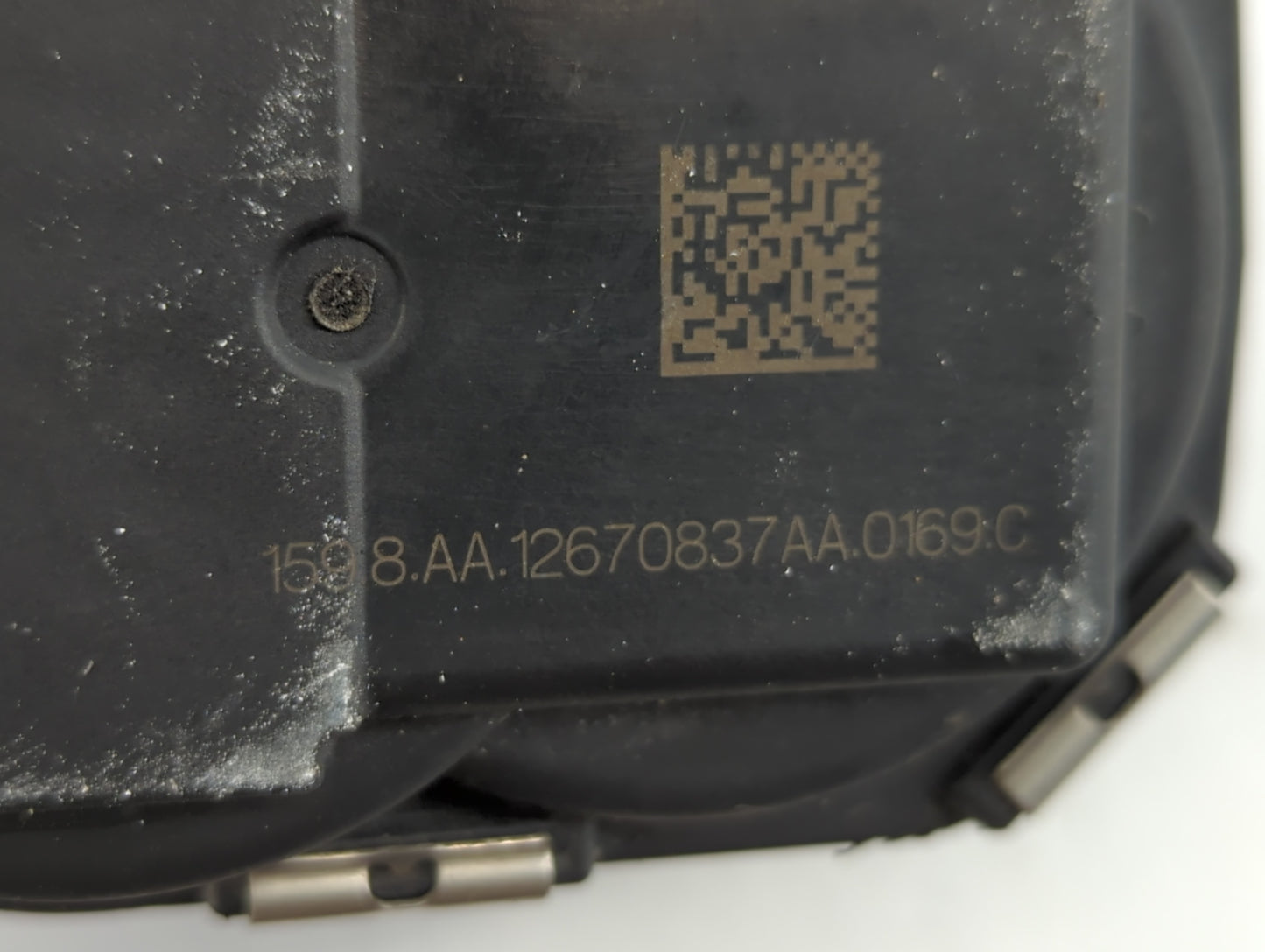 2016-2018 Cadillac Ct6 Throttle Body P/N:12670837AA Fits Fits 2013 2014 2015 2016 2017 2018 2019 2020 2021 OEM Used Auto Par