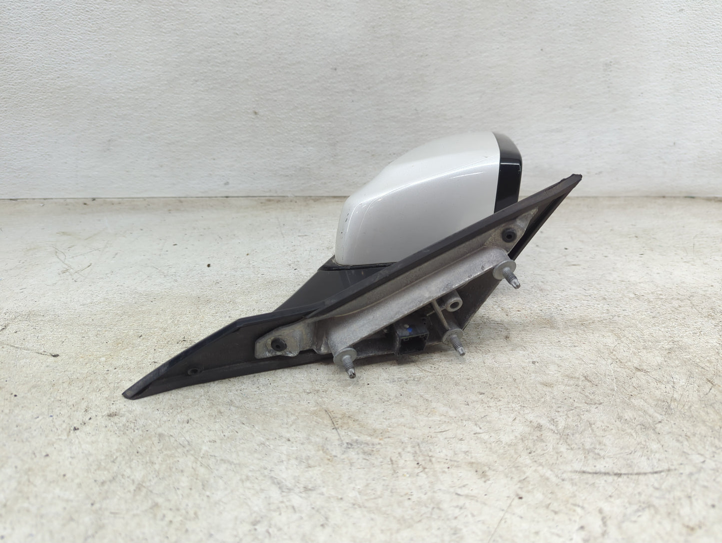 2016-2019 Cadillac Cts Passenger Side View Mirror - Right Door Mirror OEM Used - Oemusedautoparts1.com