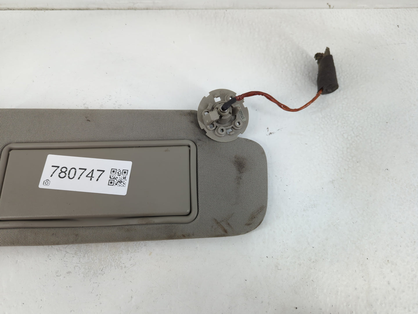 2014-2019 Cadillac Cts Sun Visor Shade Replacement Driver Left Mirror Fits Fits 2014 2015 2016 2017 2018 2019 OEM Used Auto 