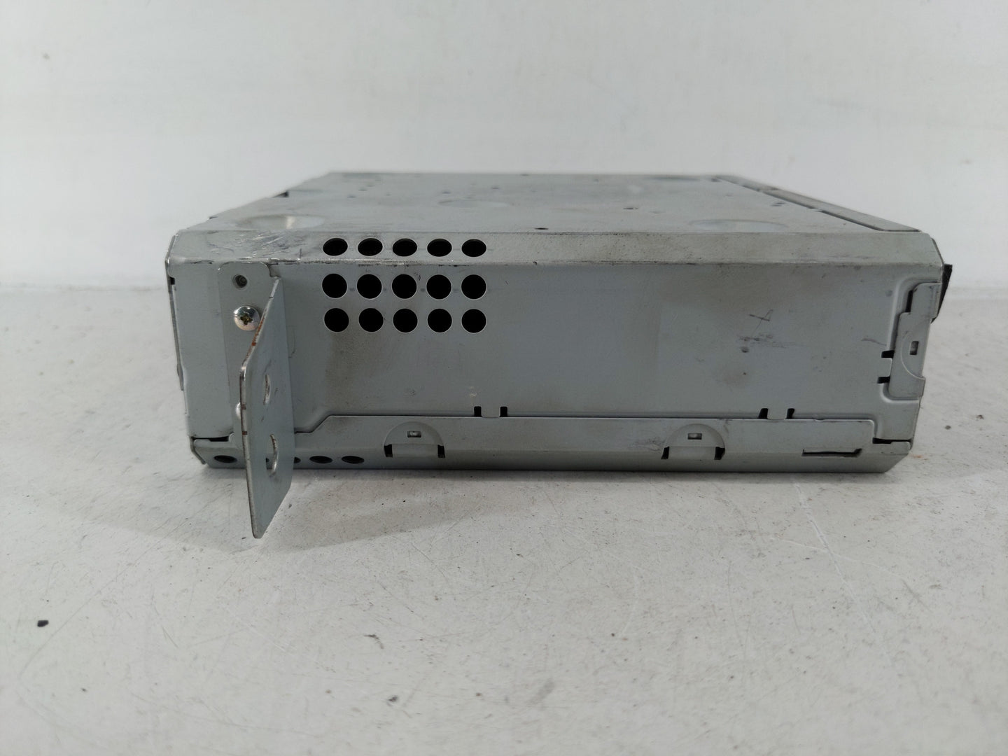 2017-2018 Cadillac Escalade Radio AM FM Cd Player Receiver Replacement P/N:84409478 Fits Fits 2017 2018 2019 OEM Used Auto P