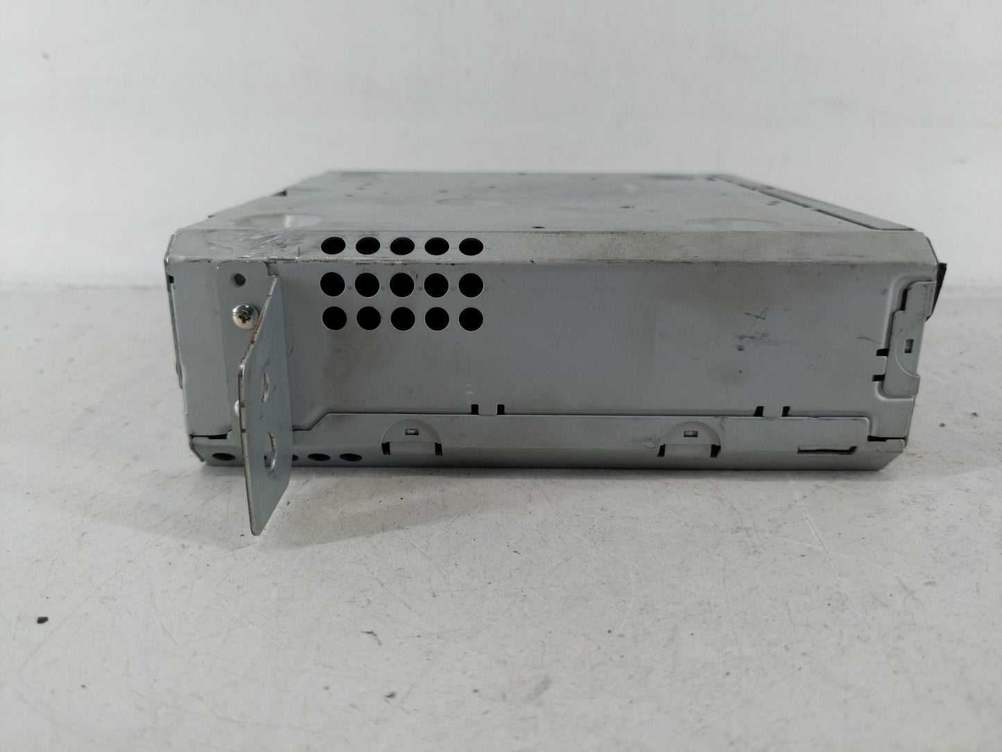 2017-2018 Cadillac Escalade Radio AM FM Cd Player Receiver Replacement P/N:84409478 Fits Fits 2017 2018 2019 OEM Used Auto P