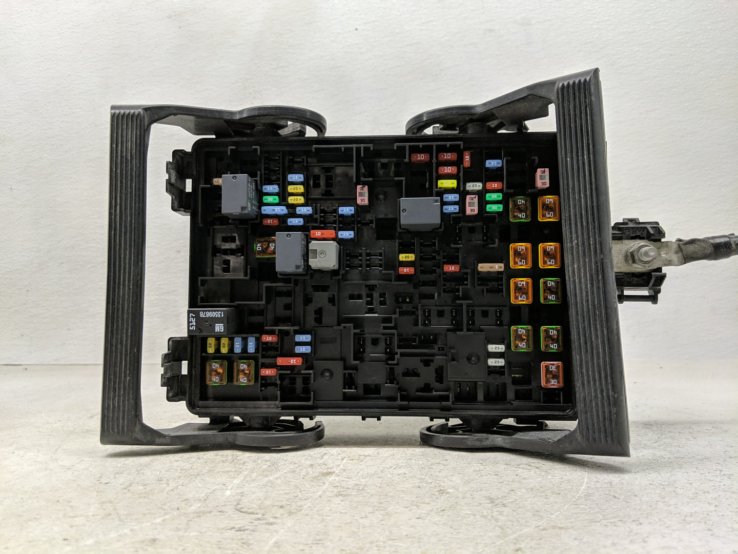 2015-2020 Cadillac Escalade Fusebox Fuse Box Panel Relay Module P/N:718845576 84114437 Fits Fits 2015 2016 2017 2018 2019 20
