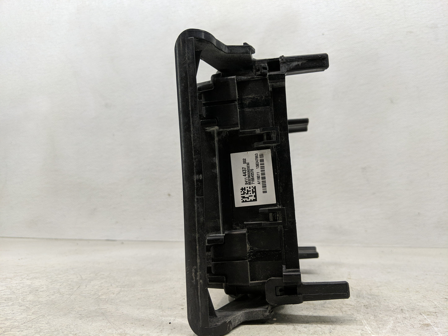 2015-2020 Cadillac Escalade Fusebox Fuse Box Panel Relay Module P/N:718845576 84114437 Fits Fits 2015 2016 2017 2018 2019 20