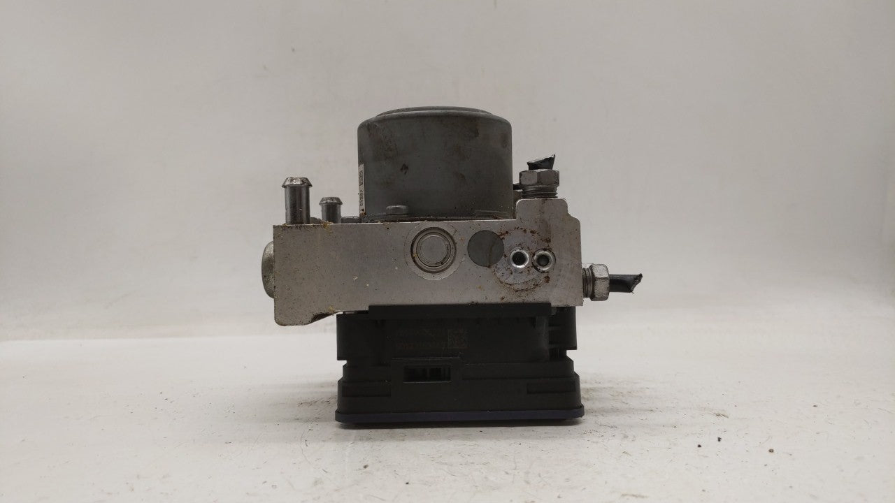 2017-2018 Cadillac Escalade ABS Pump Control Module Replacement P/N:84384391 84609538, 84609547, 84384399 Fits Fits 2017 201