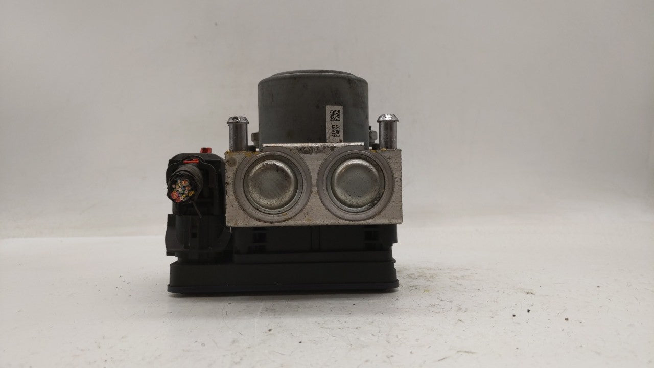 2017-2018 Cadillac Escalade ABS Pump Control Module Replacement P/N:84384391 84609538, 84609547, 84384399 Fits Fits 2017 201