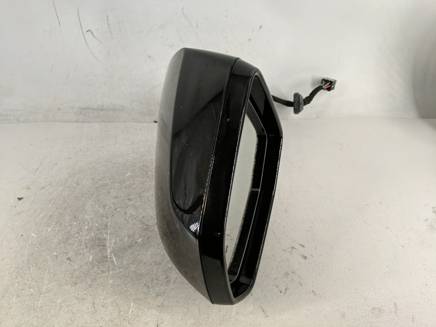 2017-2019 Cadillac Xt5 Driver Side View Mirror - Left Door Mirror OEM Used - Oemusedautoparts1.com
