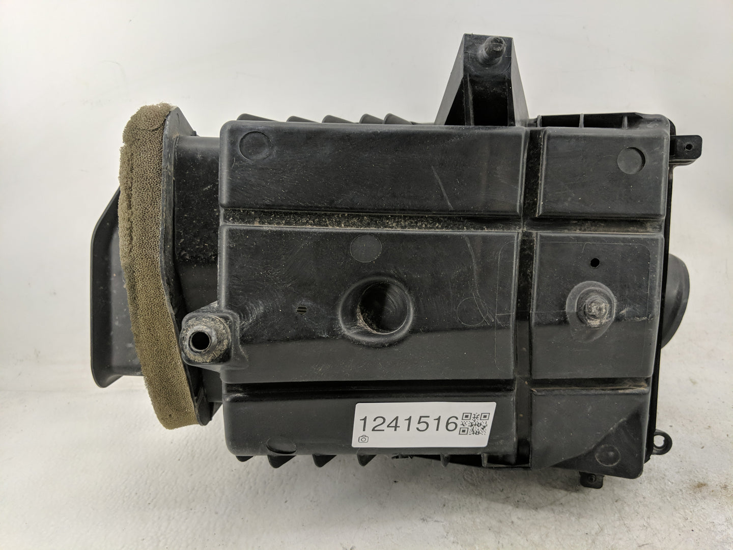 2018 Cadillac Xt5 Air Cleaner Intake-duct Hose Tube - Oemusedautoparts1.com