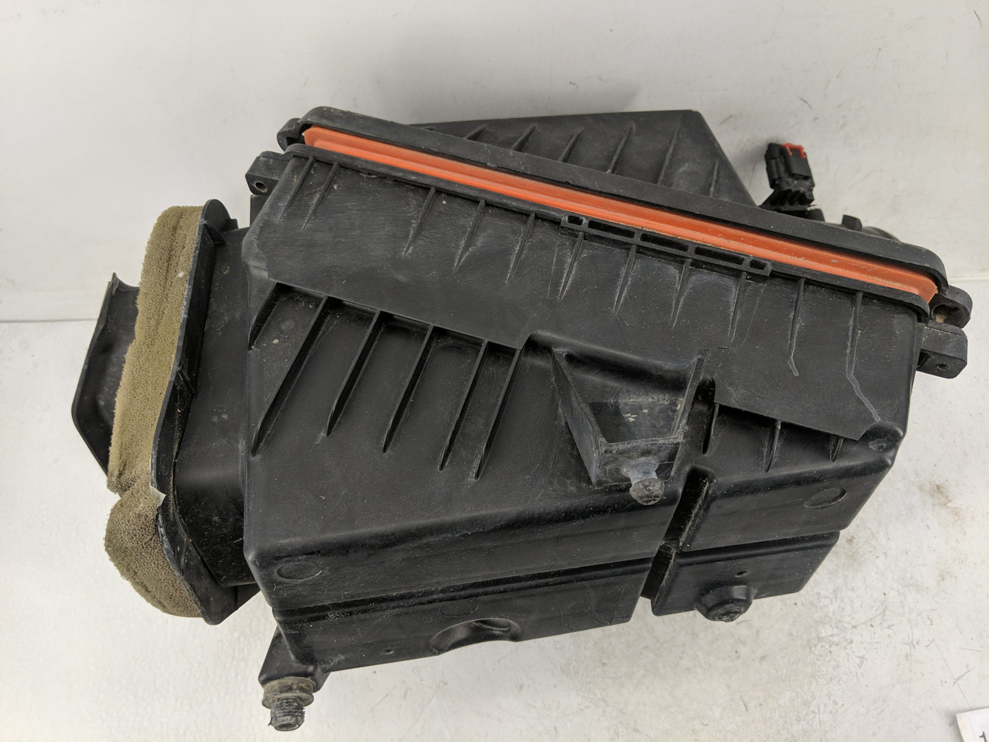 2018 Cadillac Xt5 Air Cleaner Intake-duct Hose Tube - Oemusedautoparts1.com