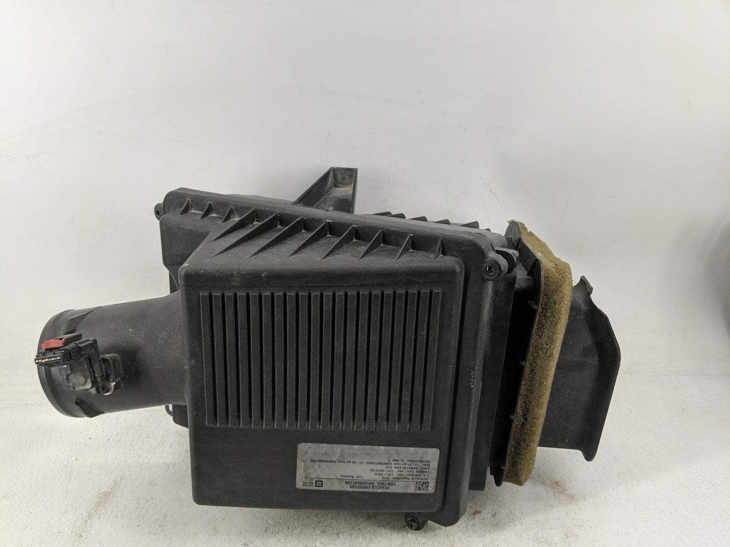 2018 Cadillac Xt5 Air Cleaner Intake-duct Hose Tube - Oemusedautoparts1.com