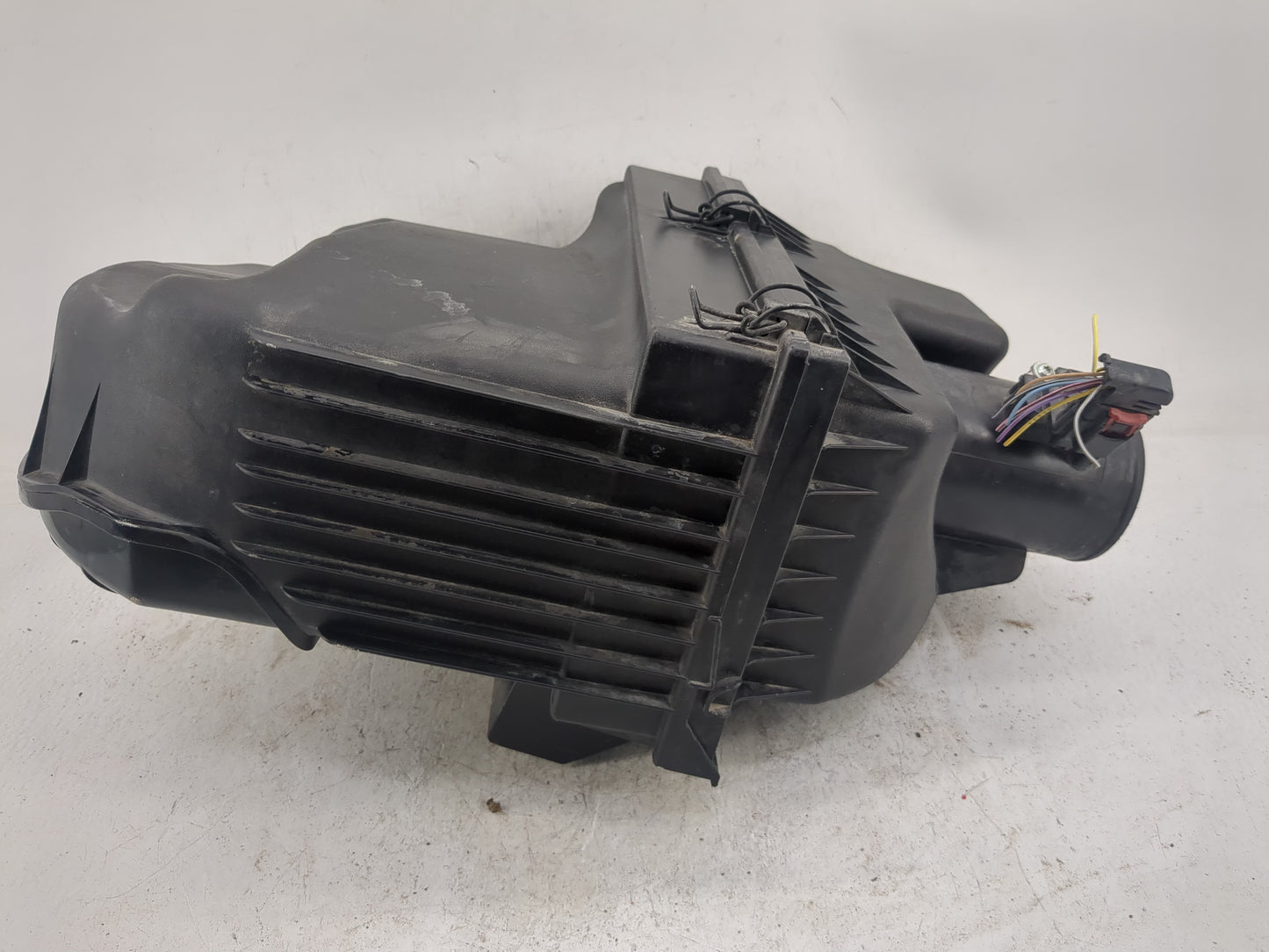 2018 Cadillac Xt5 Air Cleaner Intake-duct Hose Tube - Oemusedautoparts1.com