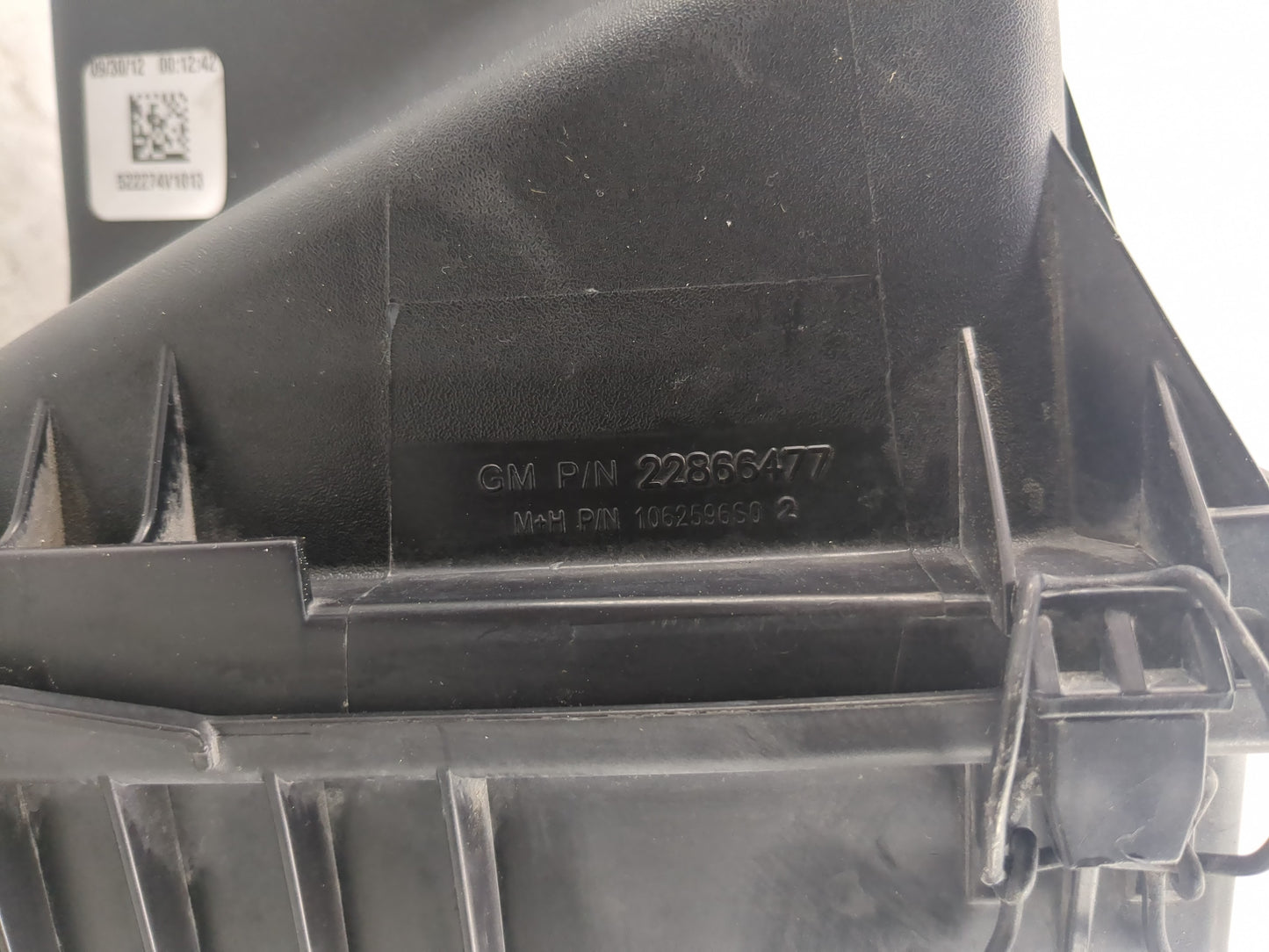 2018 Cadillac Xt5 Air Cleaner Intake-duct Hose Tube - Oemusedautoparts1.com