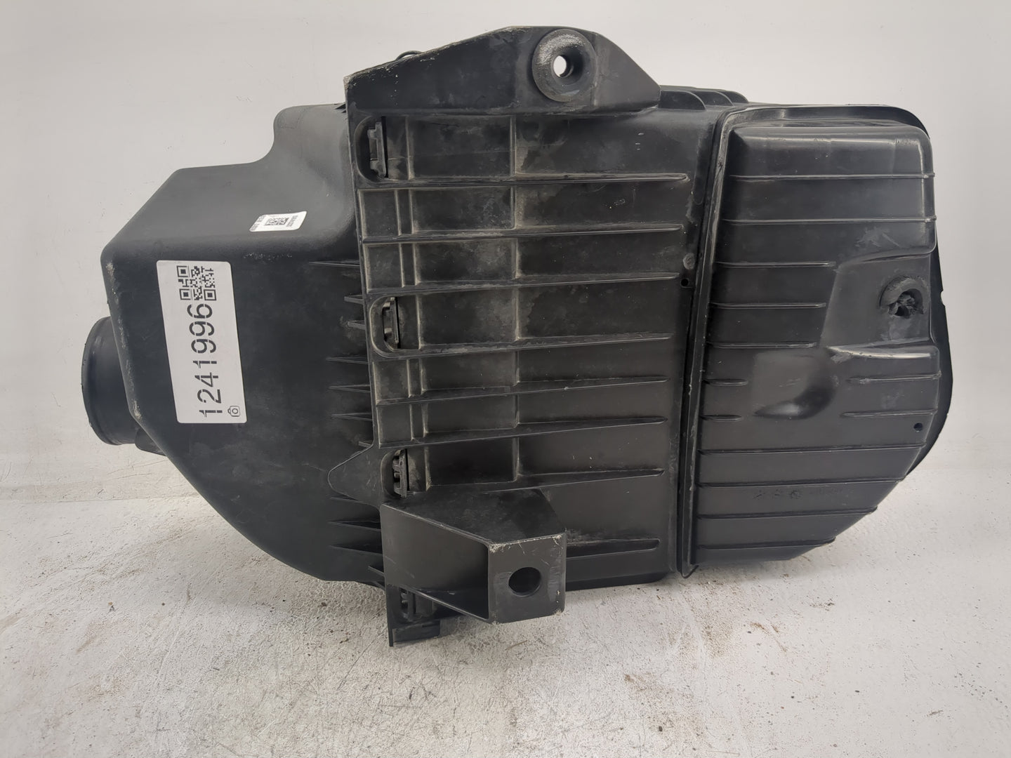 2018 Cadillac Xt5 Air Cleaner Intake-duct Hose Tube - Oemusedautoparts1.com