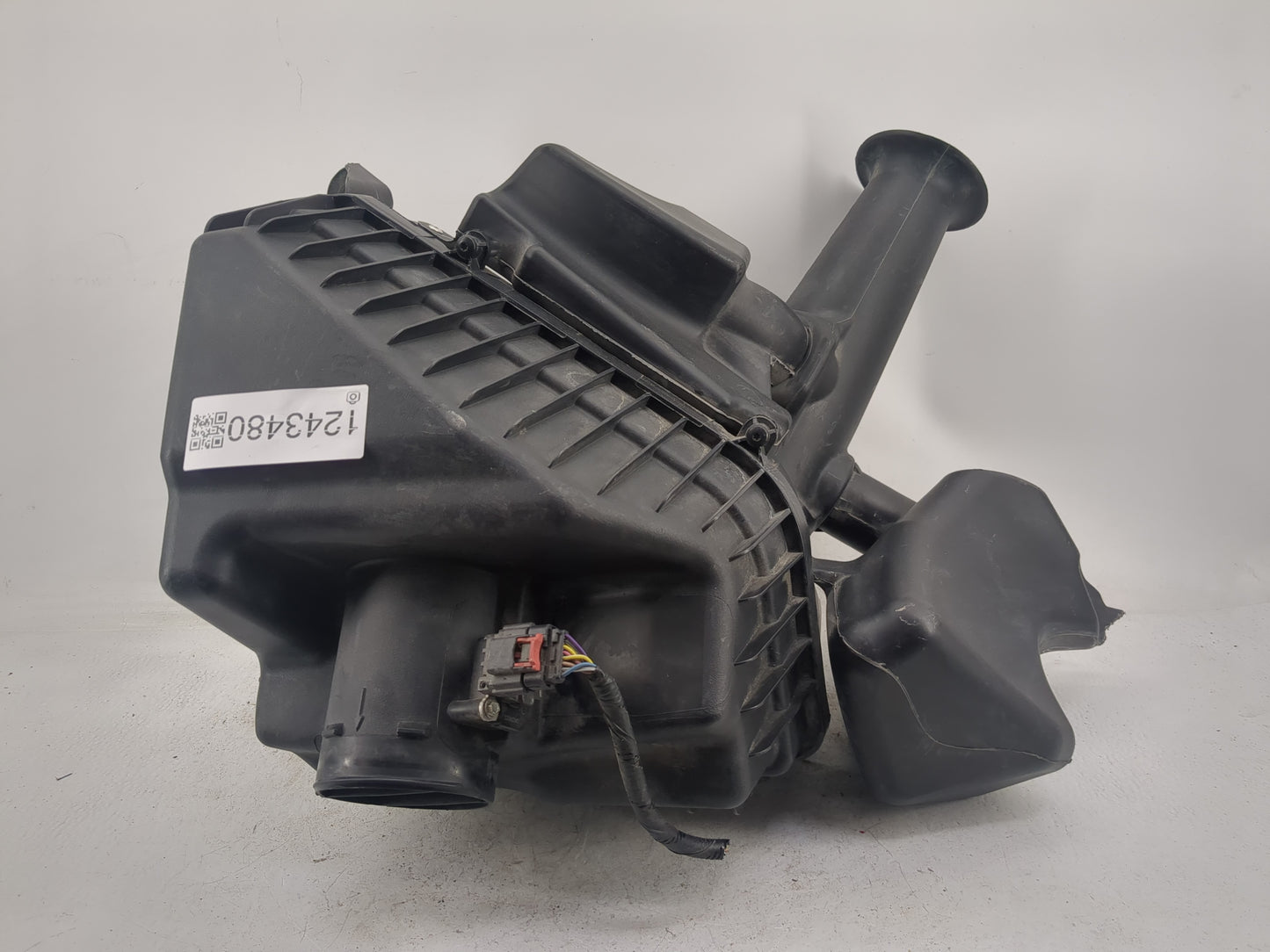 2018 Cadillac Xt5 Air Cleaner Intake-duct Hose Tube - Oemusedautoparts1.com