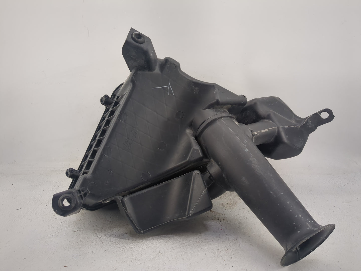 2018 Cadillac Xt5 Air Cleaner Intake-duct Hose Tube - Oemusedautoparts1.com