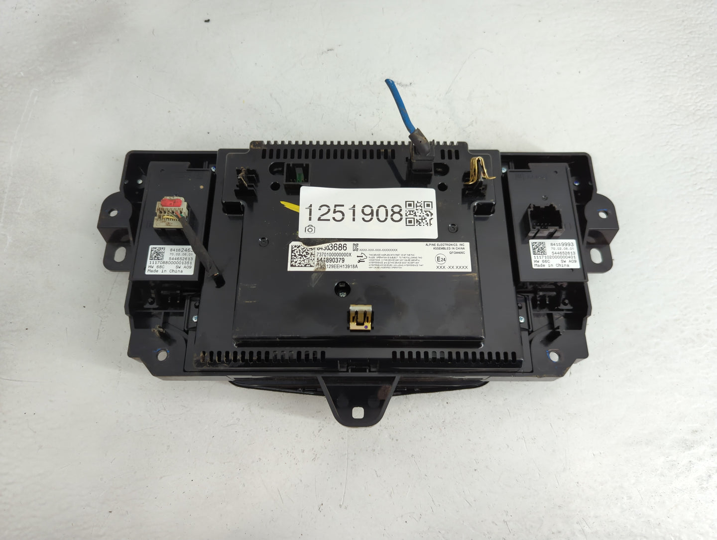 2018 Cadillac Xt5 Radio AM FM Cd Player Receiver Replacement P/N:544890379 Fits OEM Used Auto Parts - Oemusedautoparts1.com