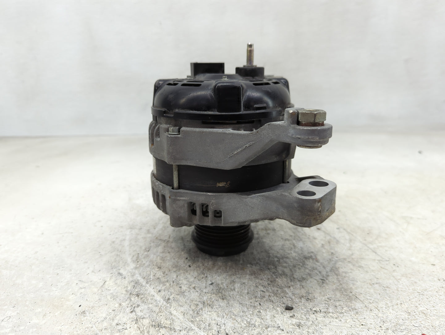 2017-2020 Cadillac Xt5 Alternator Replacement Generator Charging Assembly Engine OEM P/N:TN104211-8912 13520809 Fits OEM Use