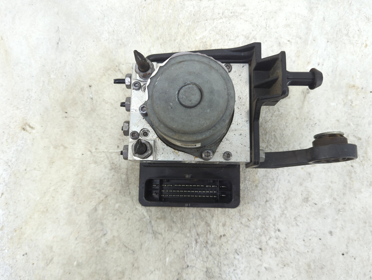 2018-2020 Cadillac Xt5 ABS Pump Control Module Replacement P/N:8440 8130 A007G190, 8511207 Fits Fits 2018 2019 2020 OEM Used