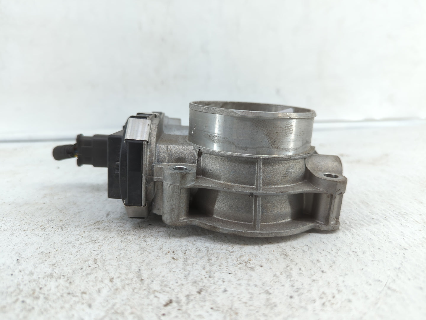 2017-2018 Cadillac Xt5 Throttle Body P/N:12671014 12648414, 1267 1014 Fits Fits 2016 2017 2018 2019 OEM Used Auto Parts - Oe
