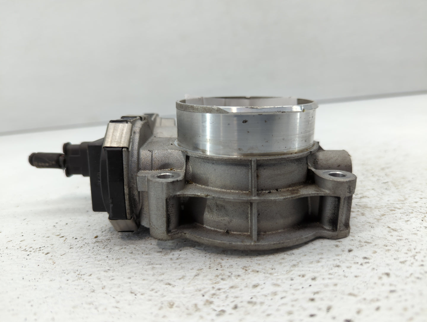 2017-2020 Cadillac Xt5 Throttle Body P/N:12671014 Fits Fits 2016 2017 2018 2019 2020 2021 2022 OEM Used Auto Parts - Oemused