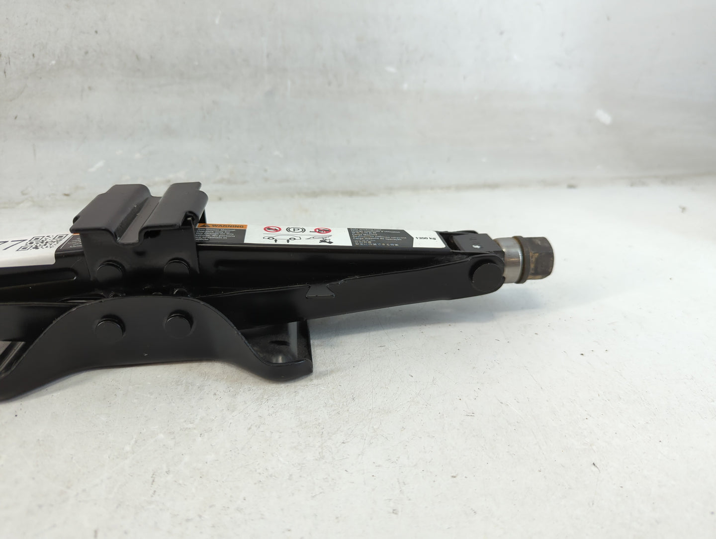 2018 Cadillac Xts Spare Scissor Car Jack - Oemusedautoparts1.com