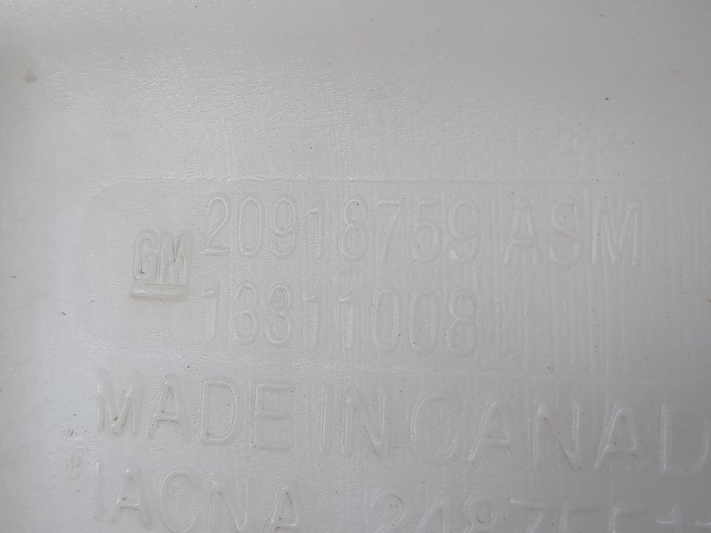 2013-2019 Cadillac Xts Windshield Washer Fluid Reservoir Bottle Oem - Oemusedautoparts1.com