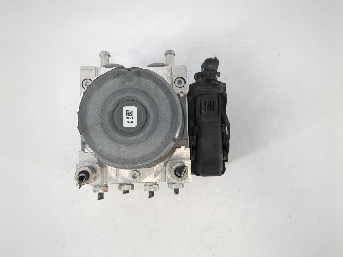 2018 Cadillac Xts Anti-Lock Brake ABS Pump Module Actuator OEM P/N:84336874 Fits OEM Used Auto Parts - Oemusedautoparts1.com
